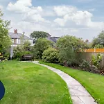 Flatzy - Charming Garden Annexe In Aigburth With Kitchenette