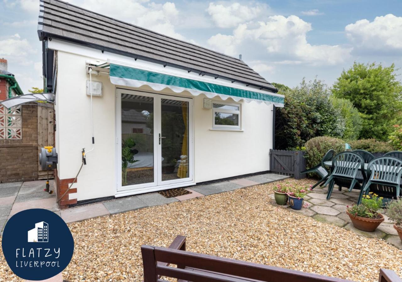 Flatzy - Charming Garden Annexe In Aigburth With Kitchenette